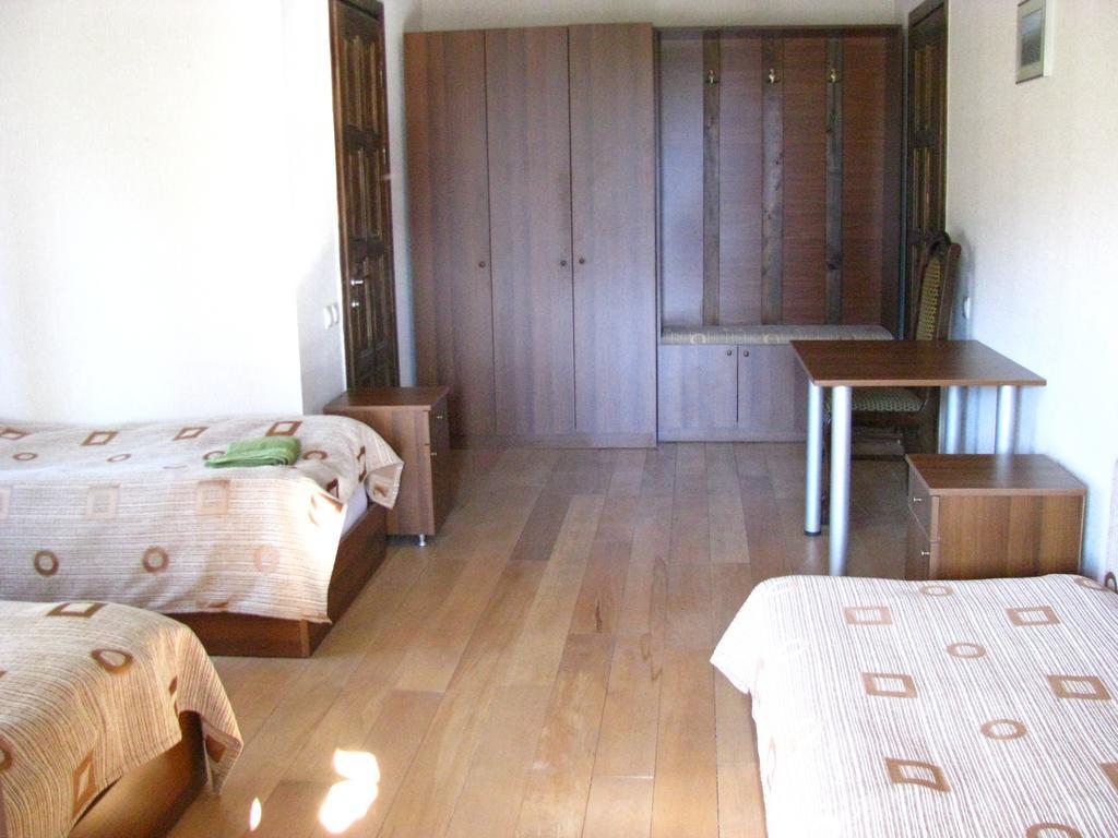 Guest House Shina Omalo Quarto foto