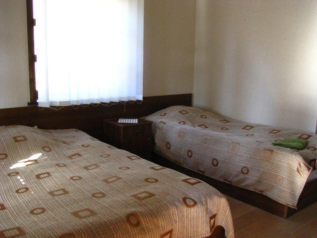 Guest House Shina Omalo Quarto foto